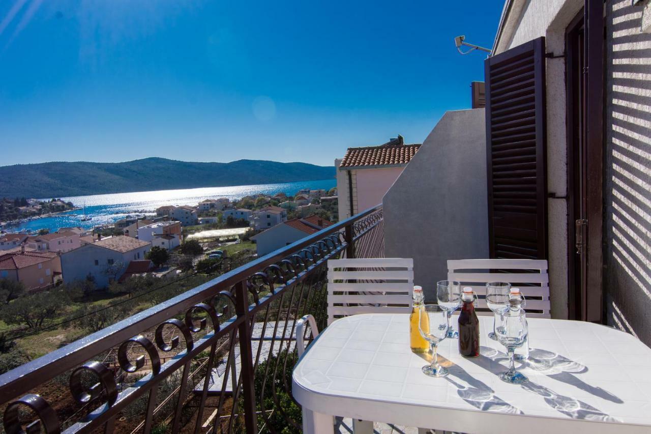 Apartments Jozic Сегет Враница Екстериор снимка