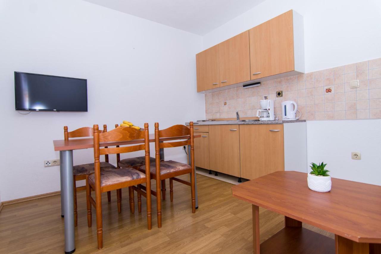 Apartments Jozic Сегет Враница Екстериор снимка