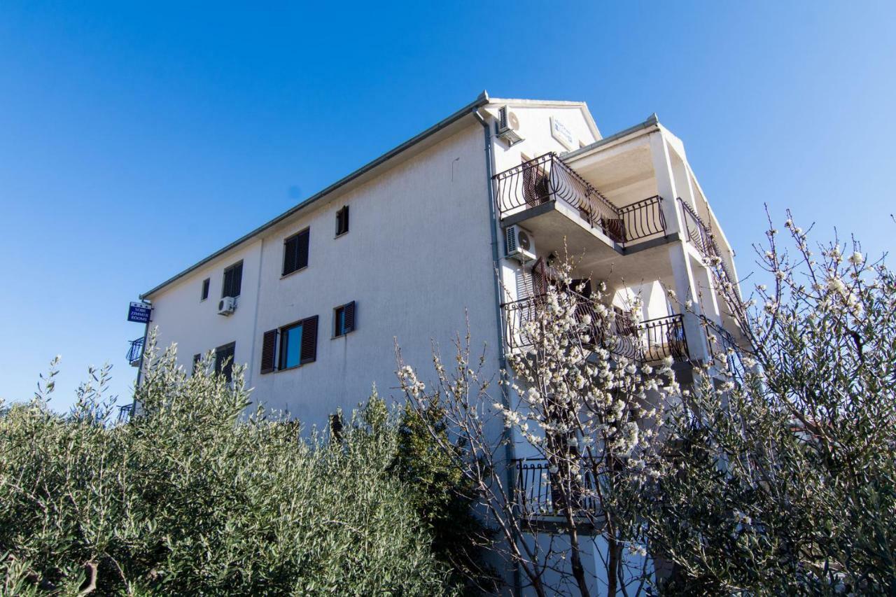 Apartments Jozic Сегет Враница Екстериор снимка