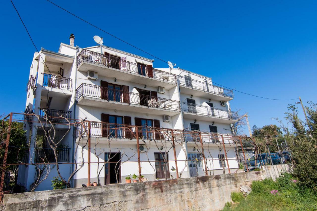 Apartments Jozic Сегет Враница Екстериор снимка