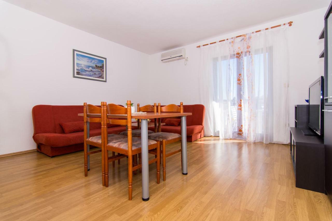 Apartments Jozic Сегет Враница Екстериор снимка