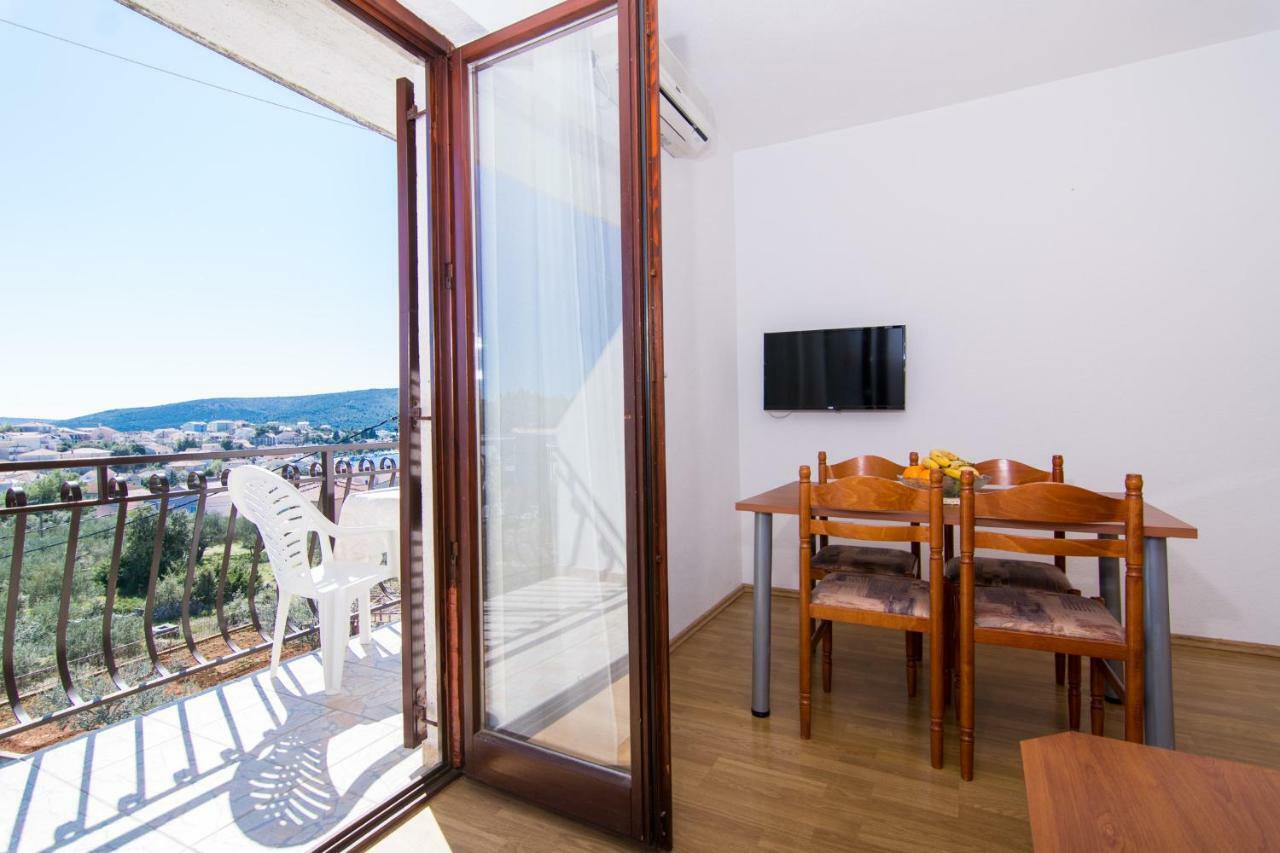 Apartments Jozic Сегет Враница Екстериор снимка