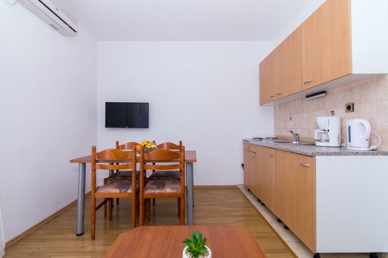 Apartments Jozic Сегет Враница Екстериор снимка