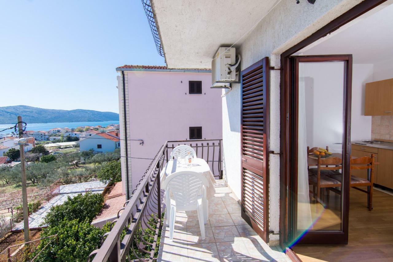 Apartments Jozic Сегет Враница Екстериор снимка