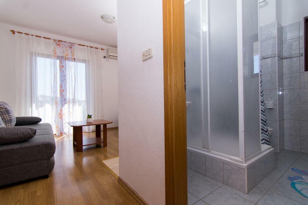 Apartments Jozic Сегет Враница Екстериор снимка