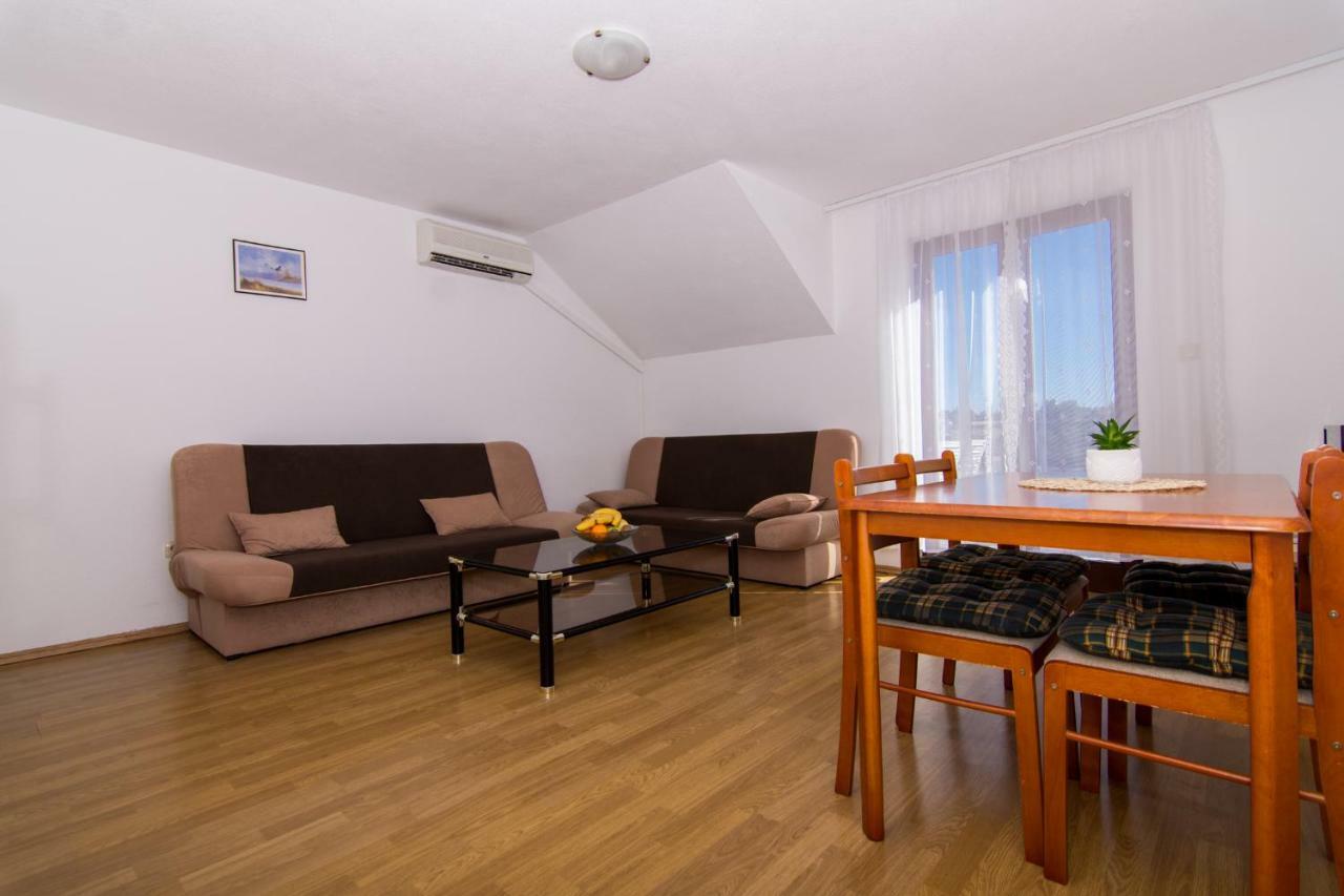 Apartments Jozic Сегет Враница Екстериор снимка